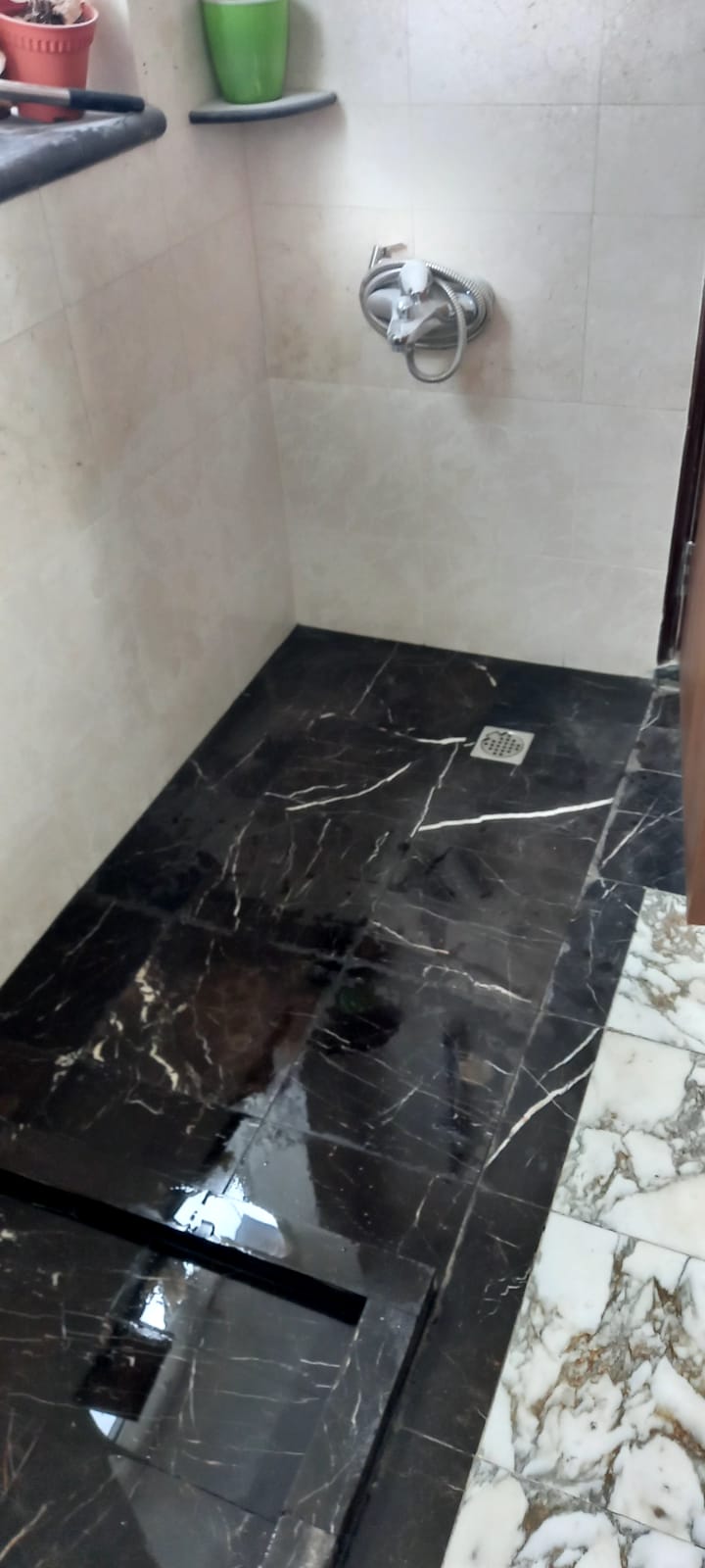 Expert Tile Replacement Services in Singapore: Restore Your Floors with Tasfia Engineering & Construction Pte Ltd.